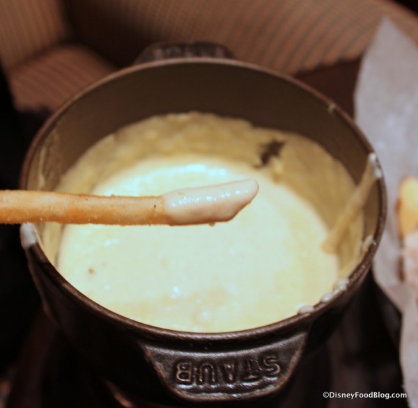 Oregon Pinot Grigio Fondue with Truffle Fries