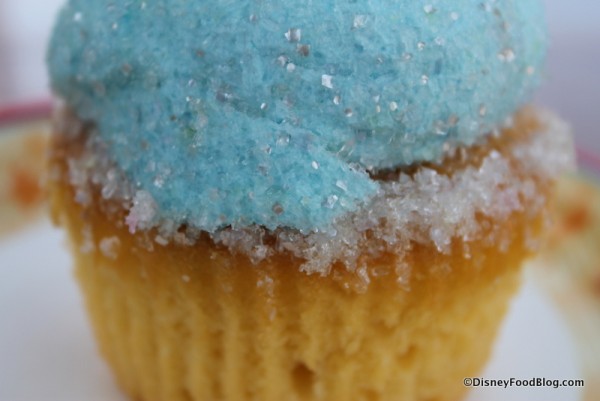 Sugar rim and vanilla cake base