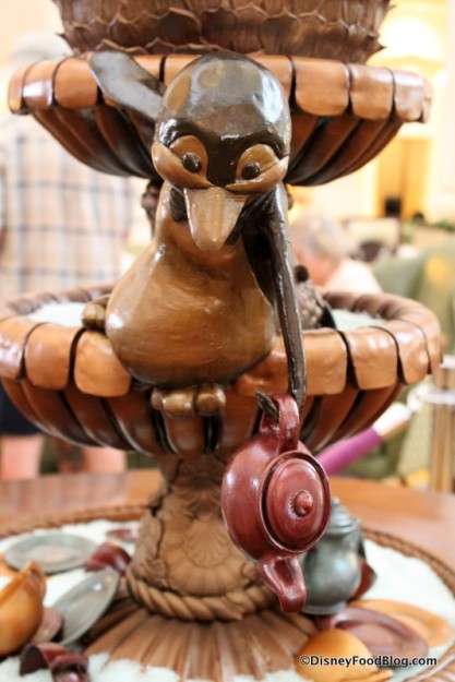 Penguin Fountain Egg