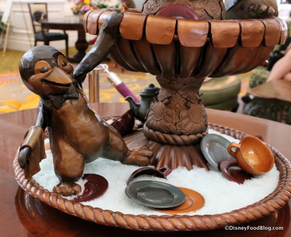 Penguin Fountain Egg