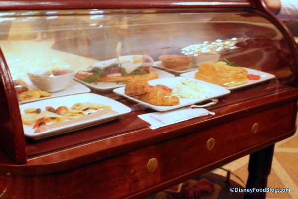 Entrees on delivery cart