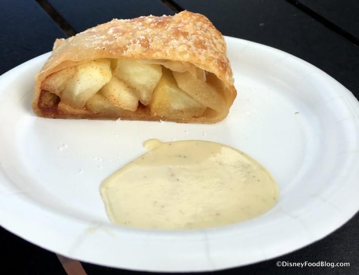 Apple Strudel with Vanilla Sauce