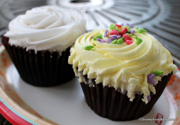 Vanilla and Chocolate Cupcakes