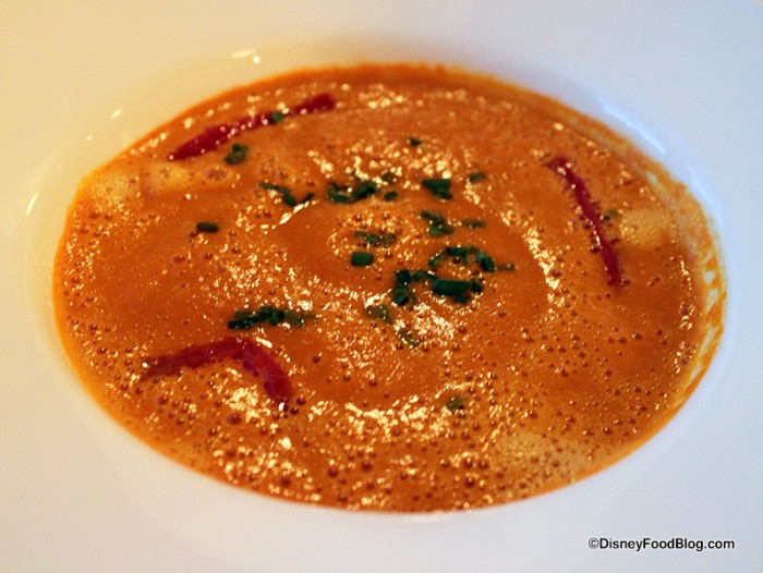 Soupe de Moules safranée, crème légère aux fenouils