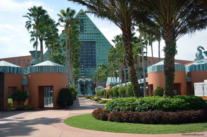 Swan and Dolphin Causeway