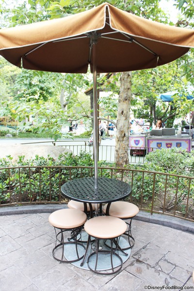 TroubadourTavern_15_012