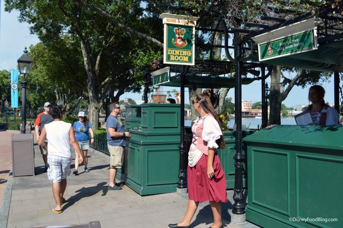 Rose and Crown Outside Bar