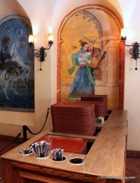 Disneyland Rancho del Zocalo_15_-collecting trays and silverware