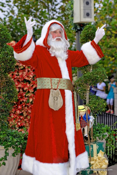 Père Noël Sharing French Christmas Traditions