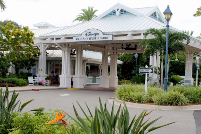 Parking was very near the  porte-cochère 