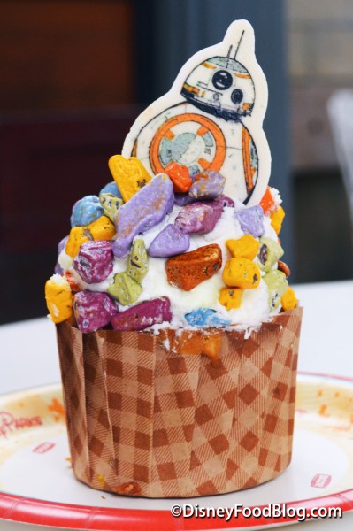 BB-8 Lemon Cupcake With Vanilla Buttercream