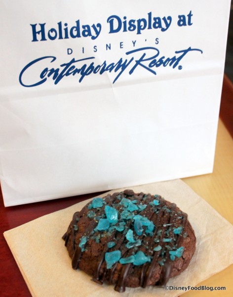 Contemporary Resort Display holiday bag