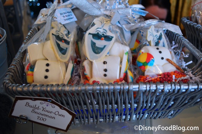 ContemporaryGingerbreadDisplay-15-15