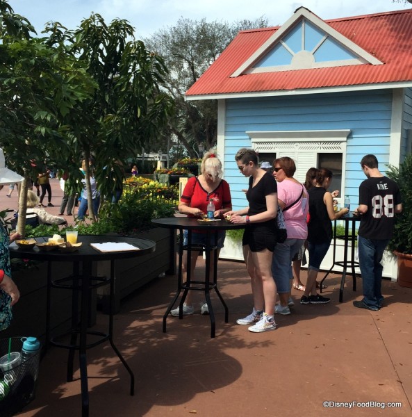 La Isla Fresca Tables