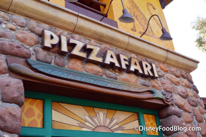 Pizzafari Sign