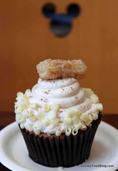 Churro Cupcake and Mickey!