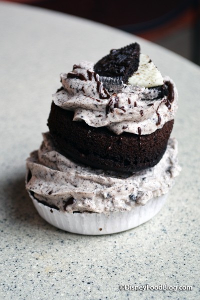 Cookies & Cream Whoopie Pie