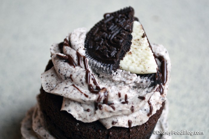 Cookies & Cream Whoopie Pie Topping