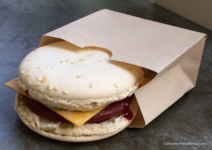 Red Velvet Burger Macaron