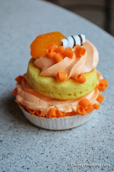 Orange Cream Whoopie Pie