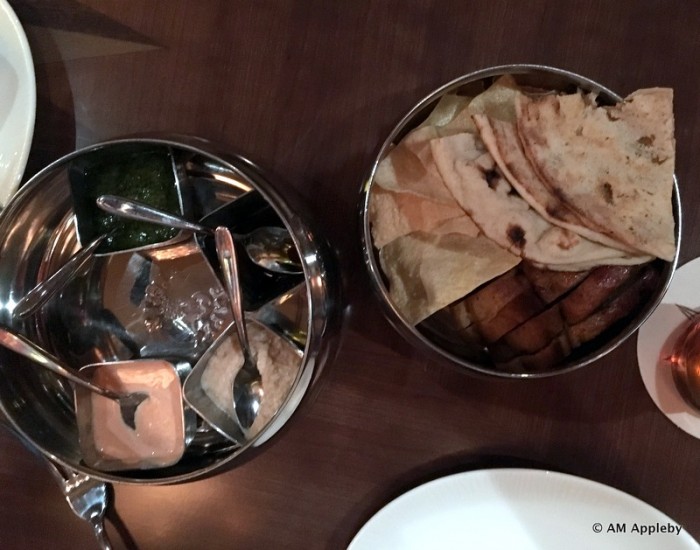 Tiffins Signature Bread Service