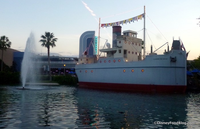 Min & Bill's Dockside Diner on Echo Lake