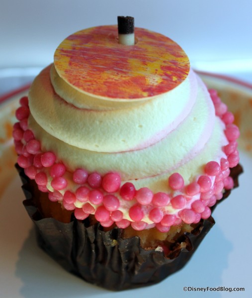 Strawberry Lemonade Cupcake