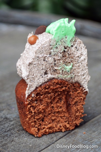 Cookies and Cream Mini Cupcake Cross Section