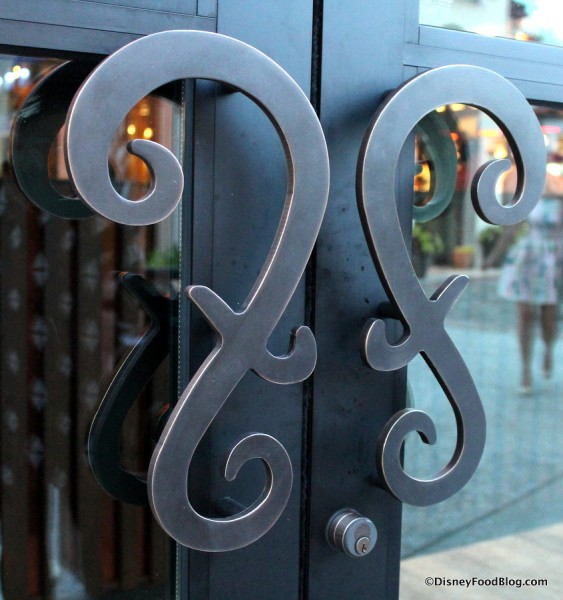 Door handles at Frontera Cocina
