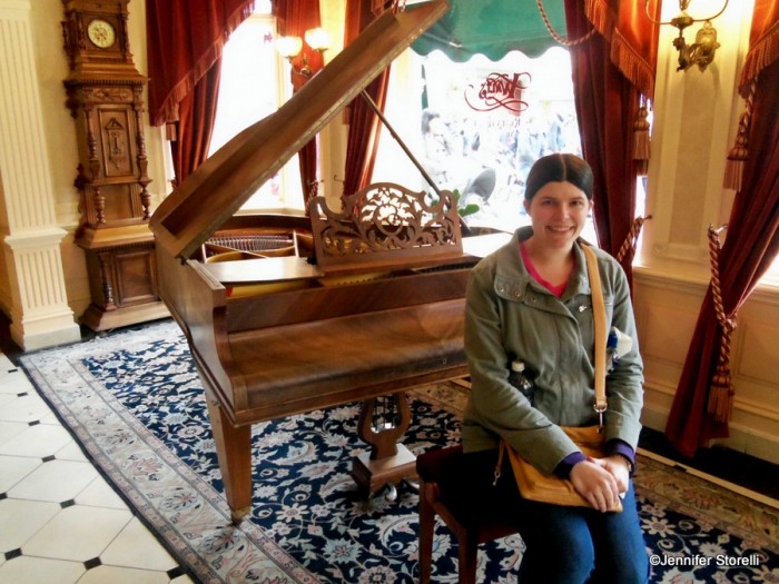 The elegant lobby of Walt’s includes a grand piano.