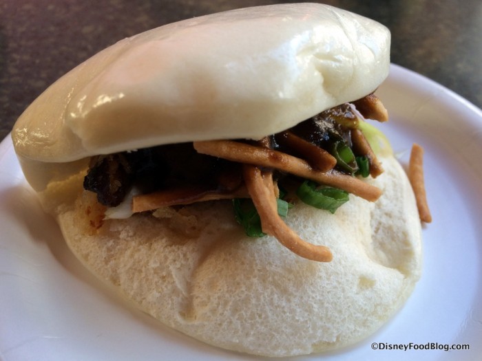 Beijing Roasted Duck in Steamed Bun with Hoisin Sauce