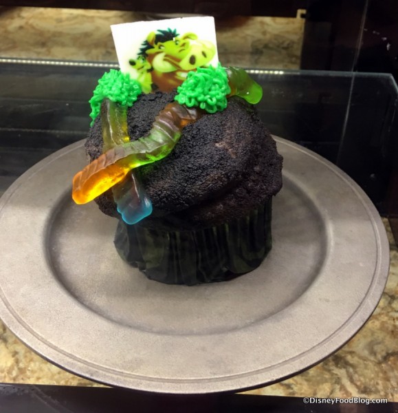 Dirt & Worms Cupcake