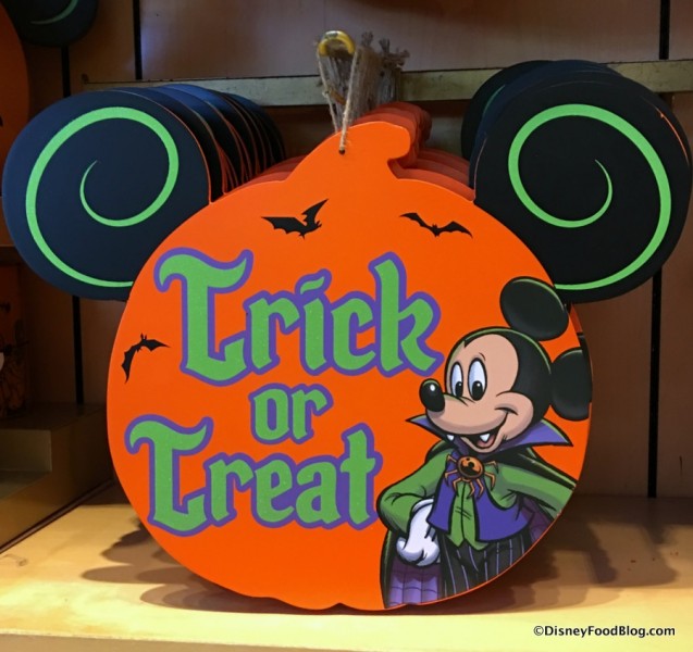Trick or Treat sign