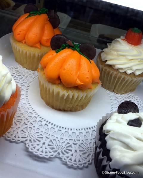 Halloween-themed Cupcakes
