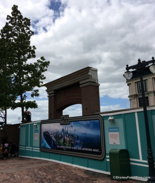Construction Walls in Hollywood Studios