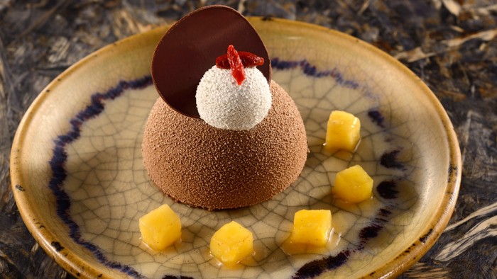 Chocolate Cake with a Crunchy Cookie, Banana Cream and Goji Berries ©Disney
