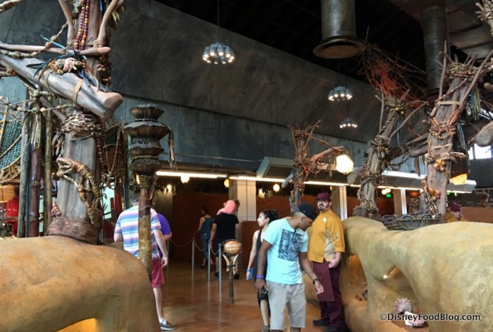 Satu'li Canteen atmosphere