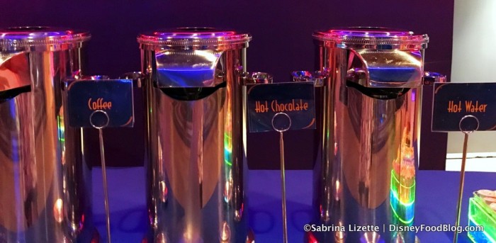 Tomorrowland Skyline Lounge Experience Beverages