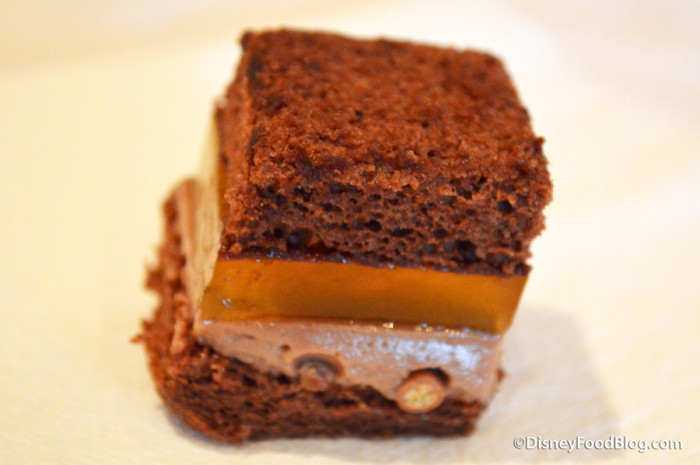 Signature Petite Cake Sample