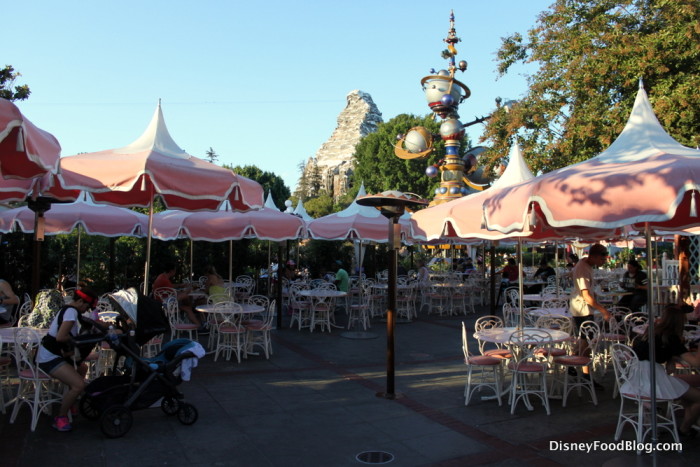 Plaza Inn Seating Area