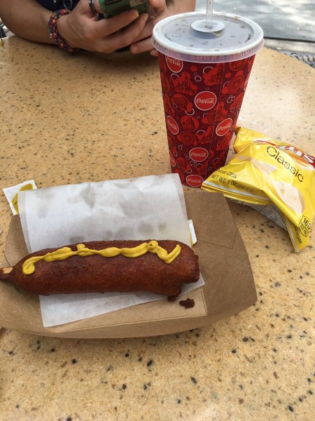 corndog_disneyland2017