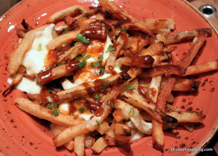 Territory Lounge Poutine