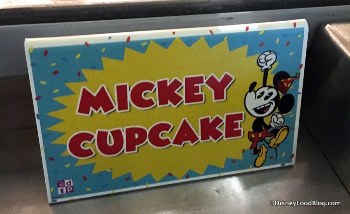 Mickey Cupcake