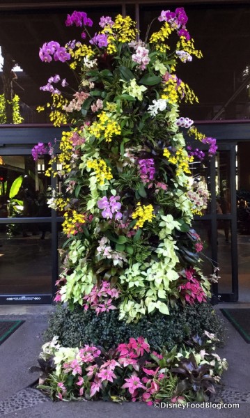 Polynesian Village Resort Entrance