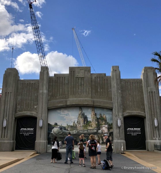Entrance to Star Wars: Galaxy's Edge