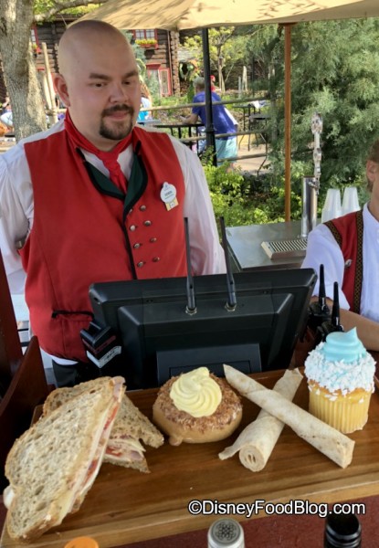 Midnattssol Kiosk and Offerings