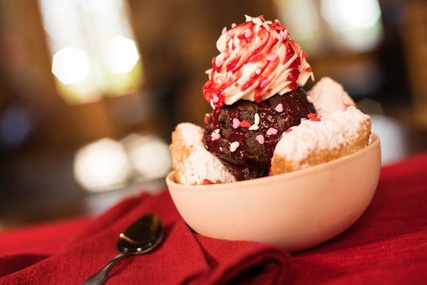 Valentine Beignet Sundae ©Disney