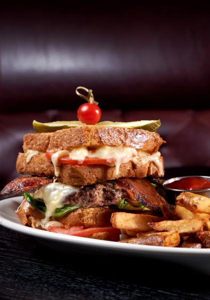 April's Farmhouse and Cheese Burger ©The Edison