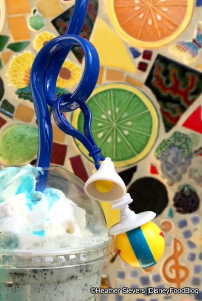 Pixar Ball Straw Clip Close Up