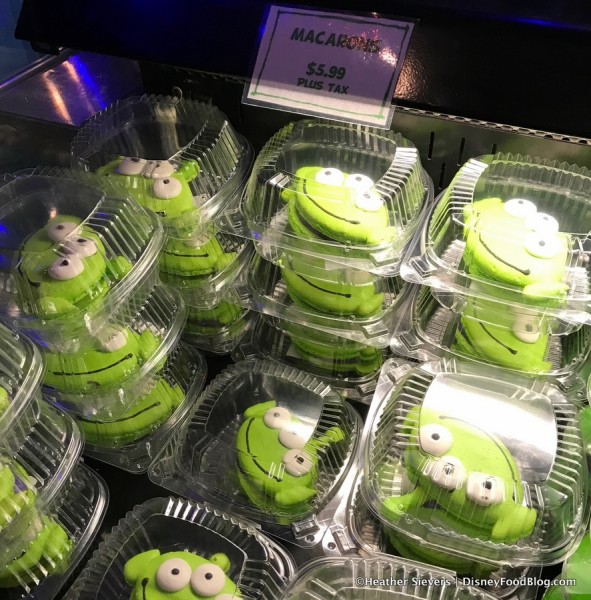 Alien Macarons
